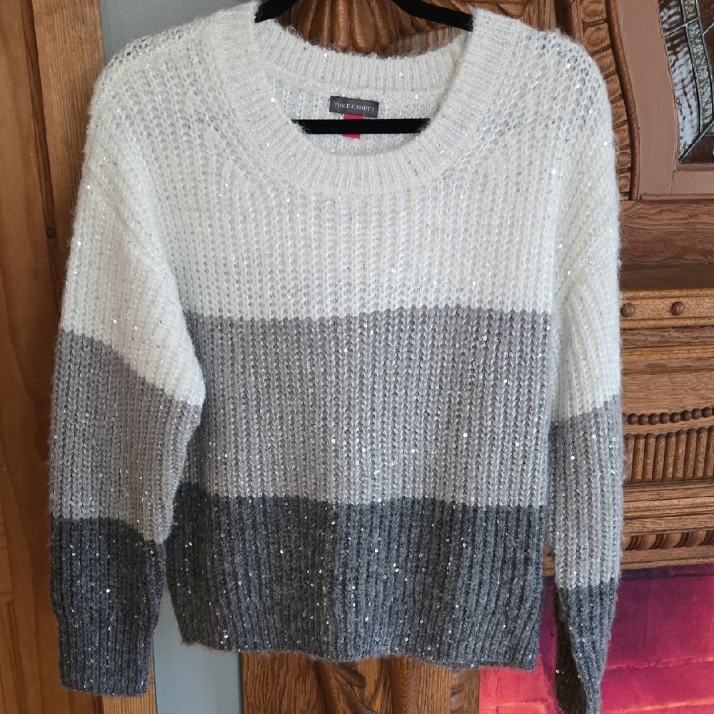 Vince Camuto Women's Sweater in Cream and Gray
